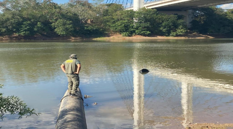 Sema fiscaliza e notifica empresa que despejou efluentes no Rio Cuiabá 1