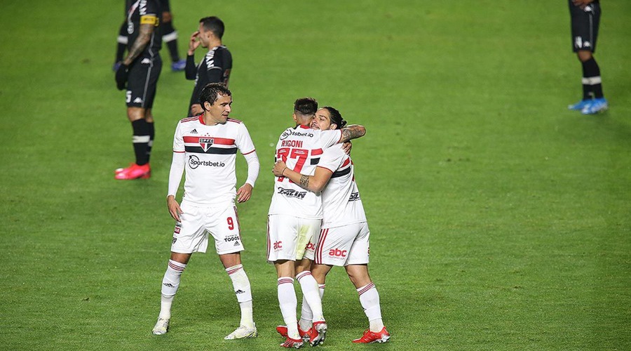 São Paulo abre vantagem sobre Vasco pelas oitavas na Copa do Brasil 1