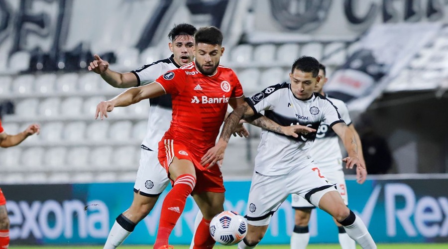 Internacional fica no 0 a 0 com Olimpia 1