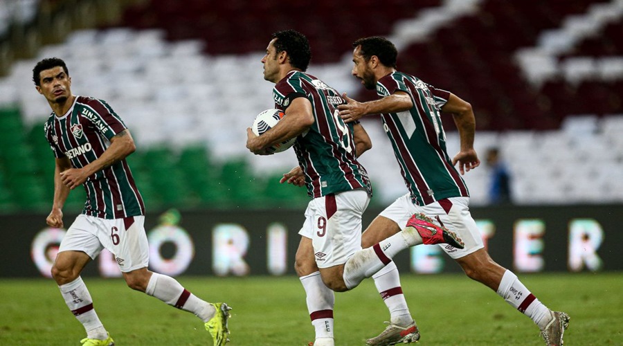 Fluminense arranca empate com Barcelona graças a gol de Fred 1