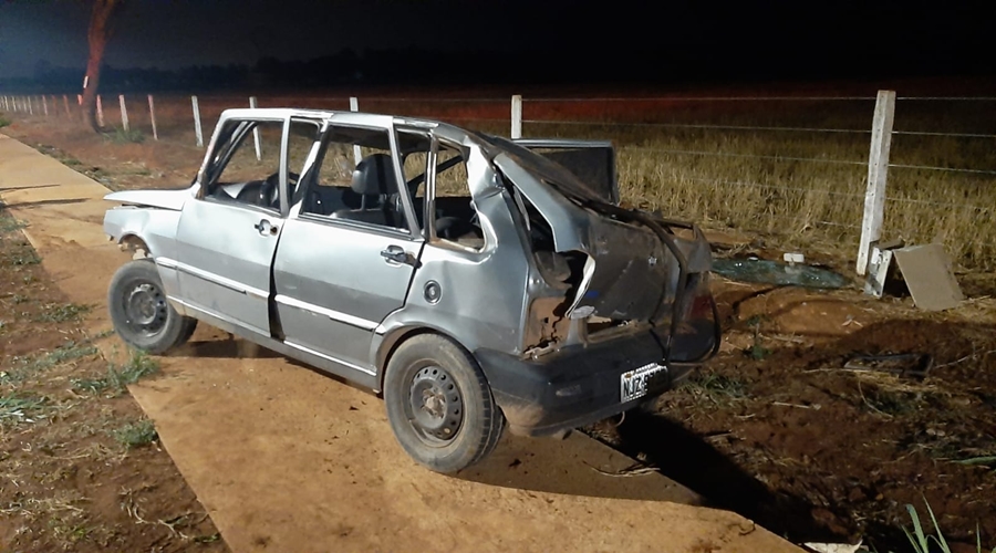 Garota de 16 anos puxa freio de mão de carro em alta velocidade e capota em bairro de ROO 1