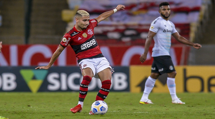 Flamengo é derrotado pelo Grêmio por 1 a 0, no Maracanã, na 21ª rodada do Brasileirão 1