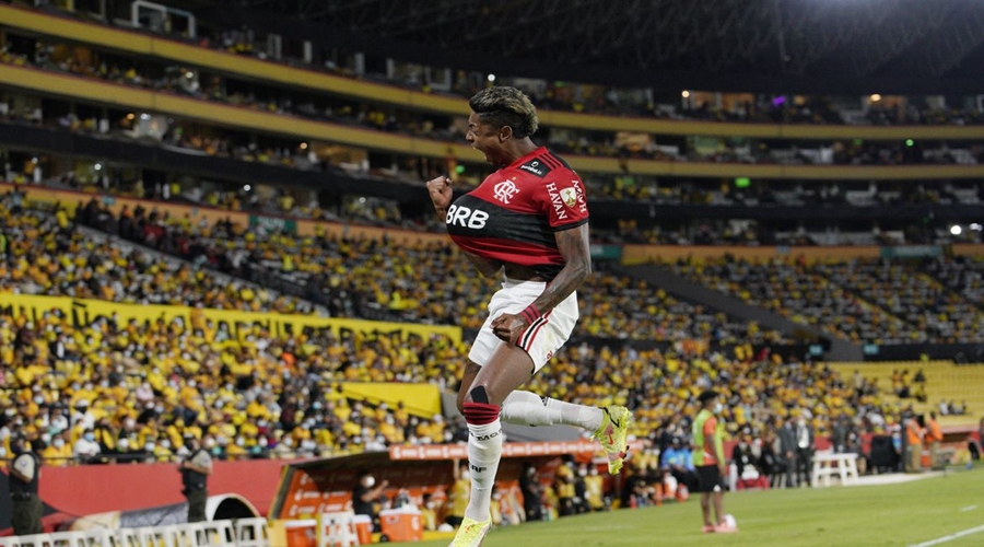 Flamengo derrota Barcelona e faz final com o Palmeiras 1