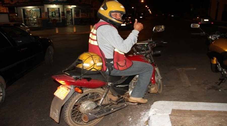 Condutores de táxi e moto têm período para recadastramento estendido até o dia 30 1