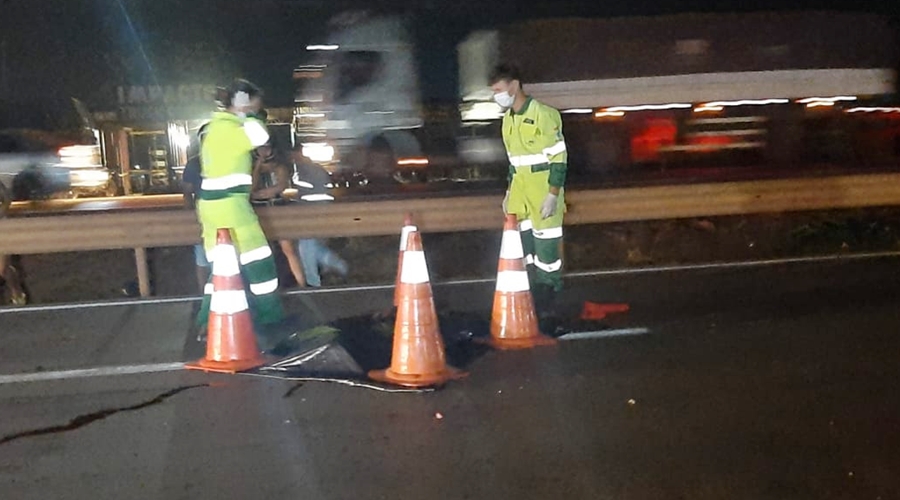 Condutor de moto morre após ele e a família ser atropelados por caminhão na BR 364 em Rondonópolis 1