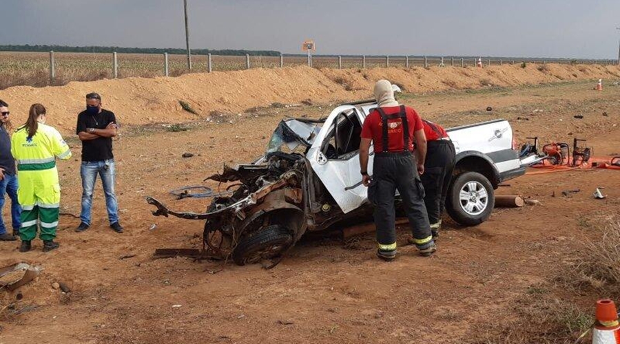 Casal perde a vida durante colisão entre carreta e automóvel no interior de MT 1