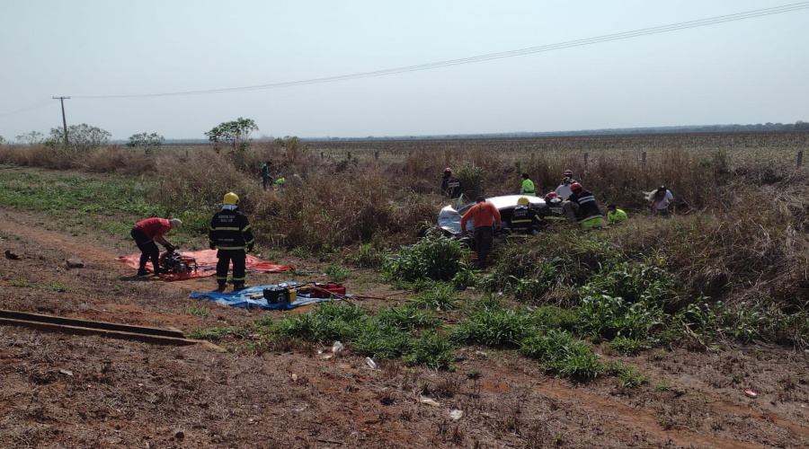 Condutor de automóvel morre em colisão com carreta e outras 4 pessoas ficam em estado grave na BR 163 1