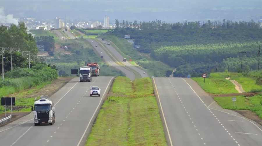 Fim de semana prolongado deve ter queda no fluxo de veículos pesados da BR-163 1