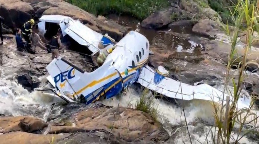 Marília Mendonça morre após queda de avião em Minas Gerais 1