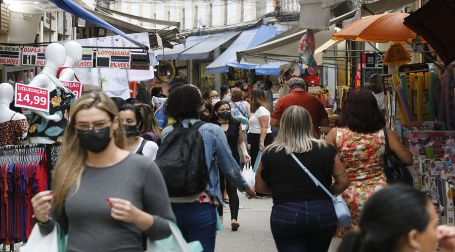 Expectativa de vida no Brasil sobe para 76,8 anos 1