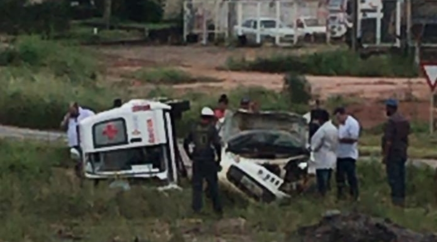 Ambulância bate em outro veículo na BR 163 no interior de MT e uma pessoa fica ferida 1