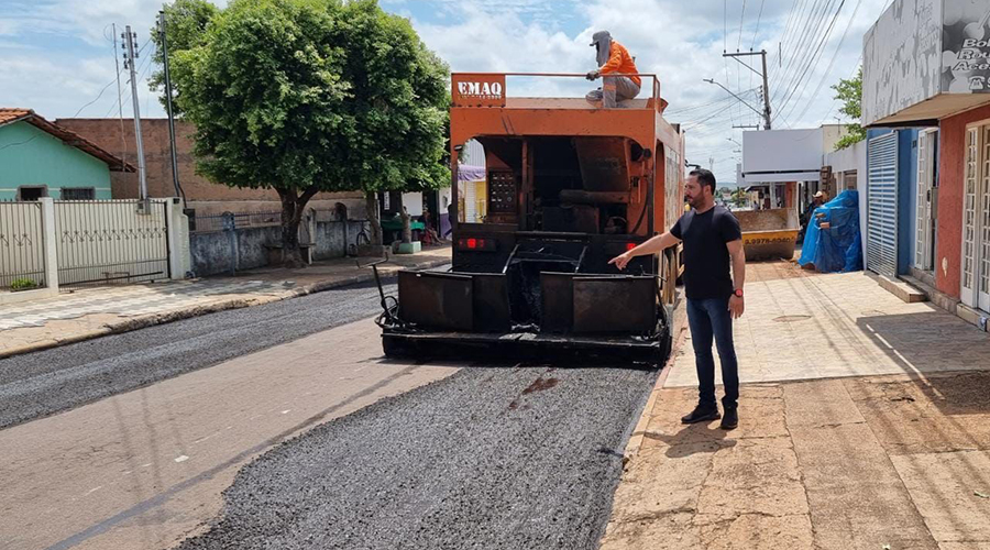 Vereador Investigador Gerson indicou tapa buracos e lama asfáltica nos bairros Conjunto São José I, II e III. 1