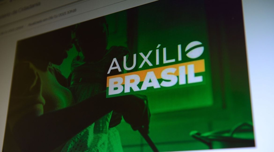 Caixa paga hoje Auxílio Brasil a beneficiários com NIS final 7 1