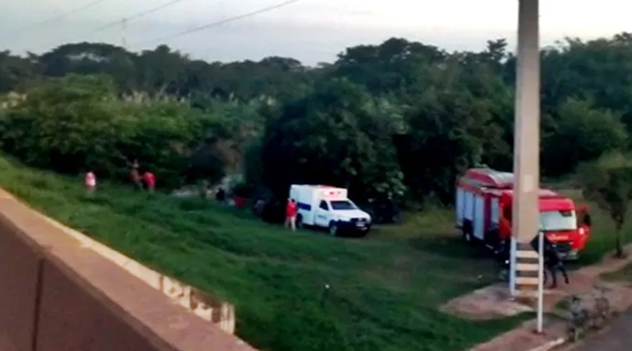 Cadáver de homem com roupas femininas é encontrado nas águas do Rio Vermelho por pescador 1