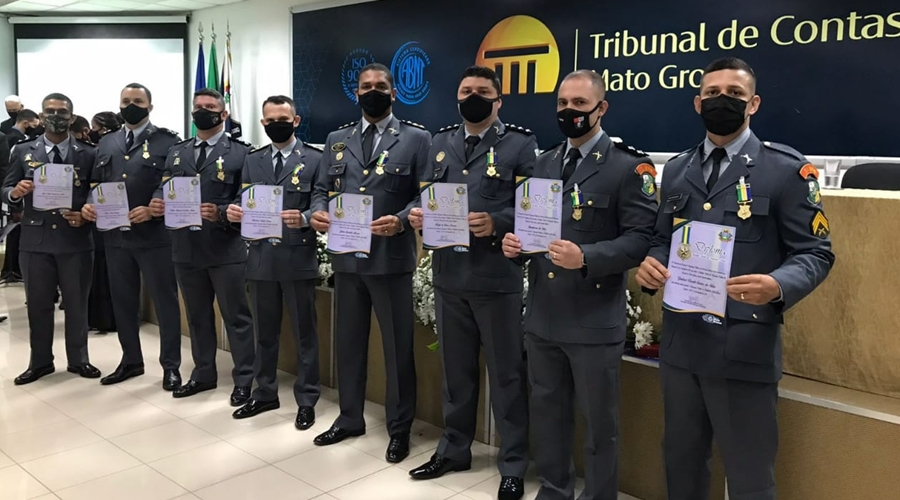 Militares do 4º Comando Regional de Rondonópolis são agraciados com medalhas por excelência na segurança publica 1