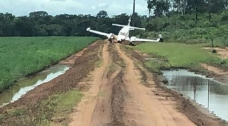 Aeronave de transporte de pacientes em MT faz pouso forçado em estrada de terra 1