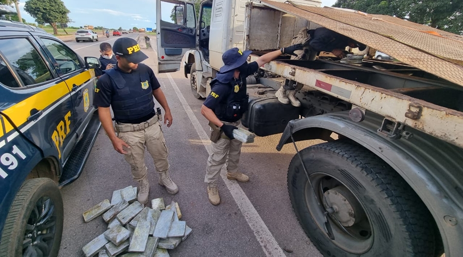 Caminhoneiro com carreta que aparentava estar vazia é preso transportando quase 60 Kg de cocaína em Rondonópolis 1