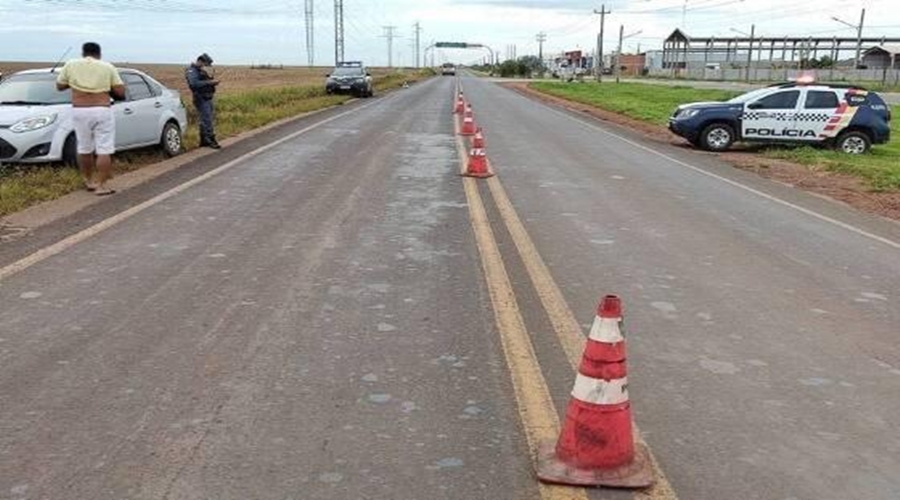 Criança sai correndo do carro do tio, tenta atravessar rodovia e é atropelada 1