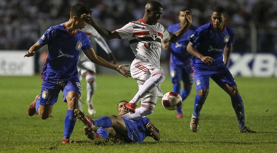 Copinha: São Paulo supera São Caetano por 2 a 1 1