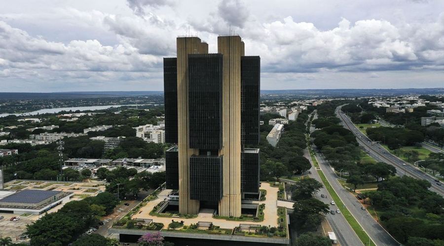 Pandemia e crise hídrica fizeram inflação estourar meta, diz BC 1