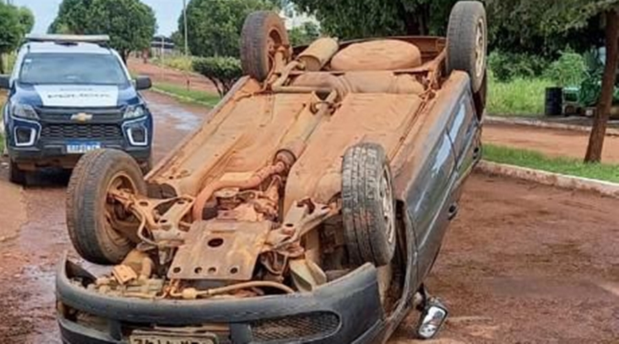 Idoso em visível estado de embriaguez é preso pela PM em Dom Aquino após capotar carro em avenida 1