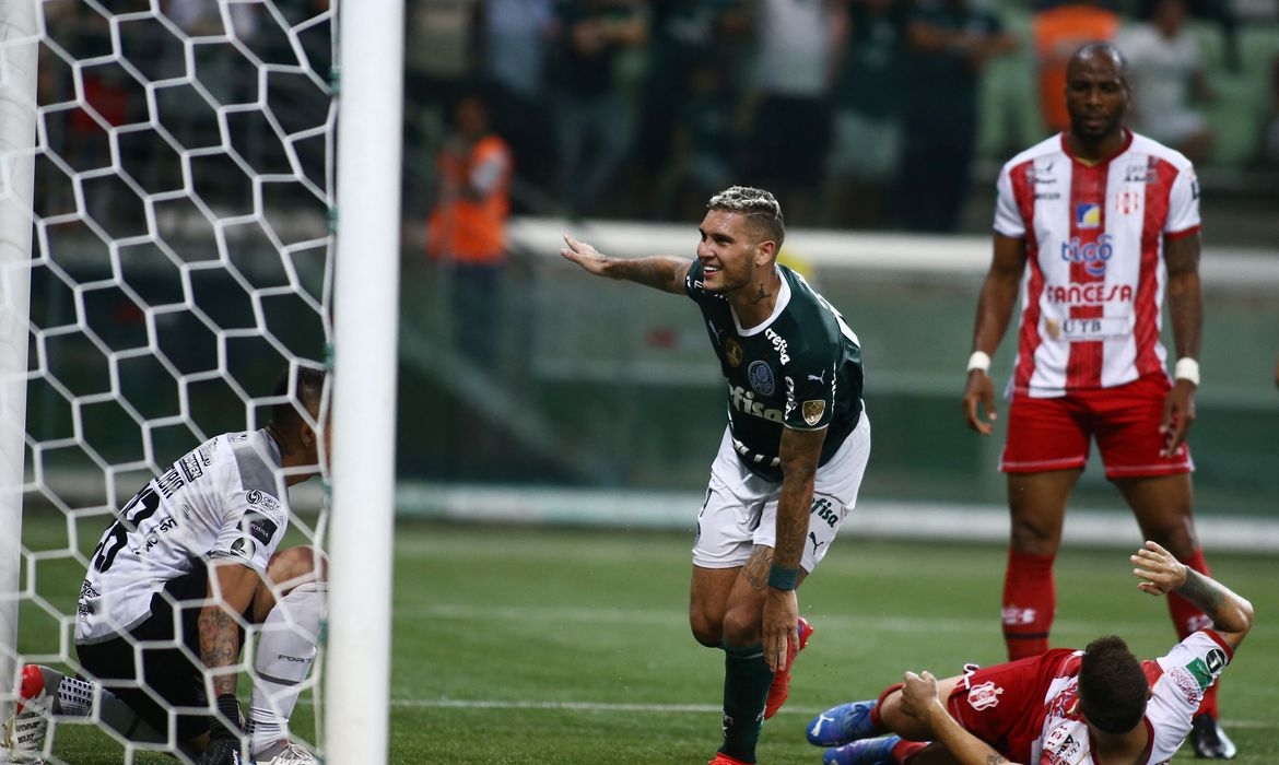 Palmeiras toma susto, mas aplica goleada por 8 a 1 no Independiente Petrolero 1