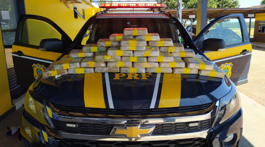 PRF apreende em Rondonópolis quase 50 Kg de droga em automóvel que era transportado por cegonha 1