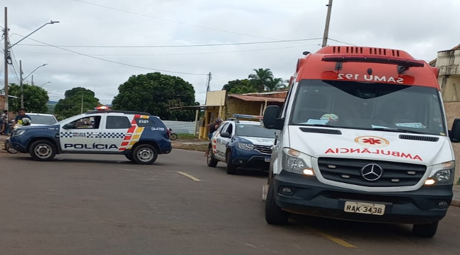 Homem é socorrido para o Hospital Regional após levar três facadas da esposa em Rondonópolis 1