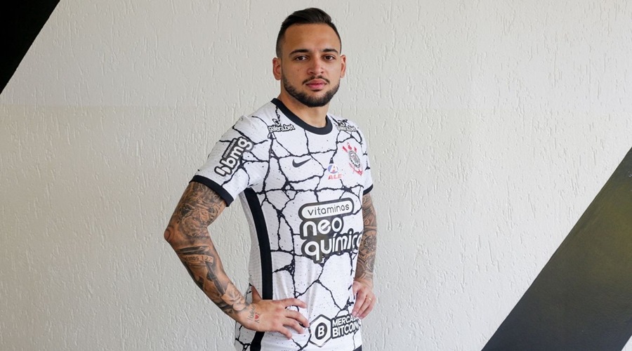 Após fugir da Guerra na Ucrânia, Maycon é apresentado pelo Corinthians 1