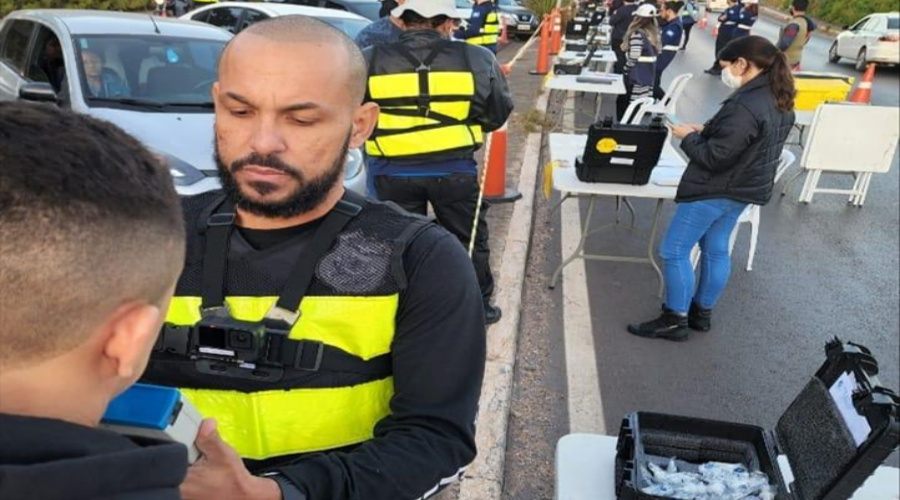 Quatro motoristas são presos em flagrante por embriaguez em avenida de Cuiabá 1