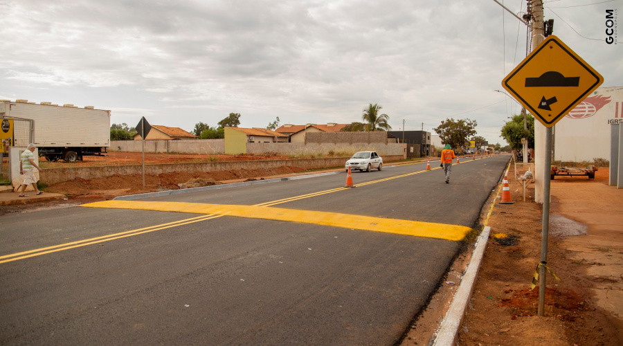 Prefeitura conclui novo pavimento e libera trânsito na rua A-98 1