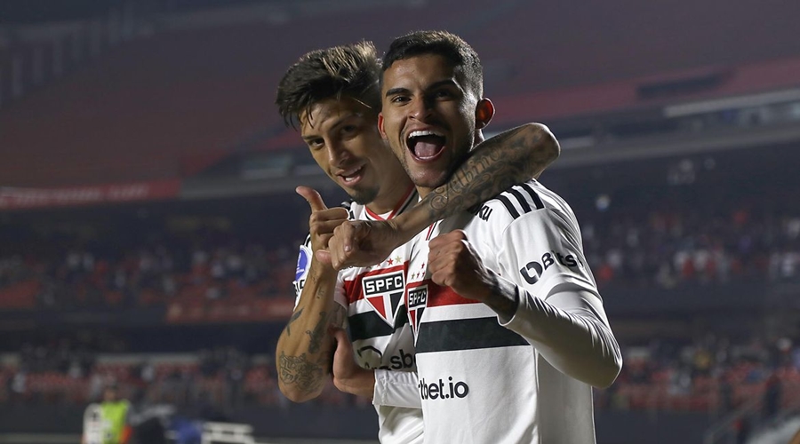 São Paulo triunfa e se garante nas oitavas da Sul-Americana 1