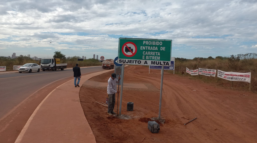 Setrat sinaliza Avenida W-11 e “carretas, bitrens e tremiões” não vão poder circular pela via 1