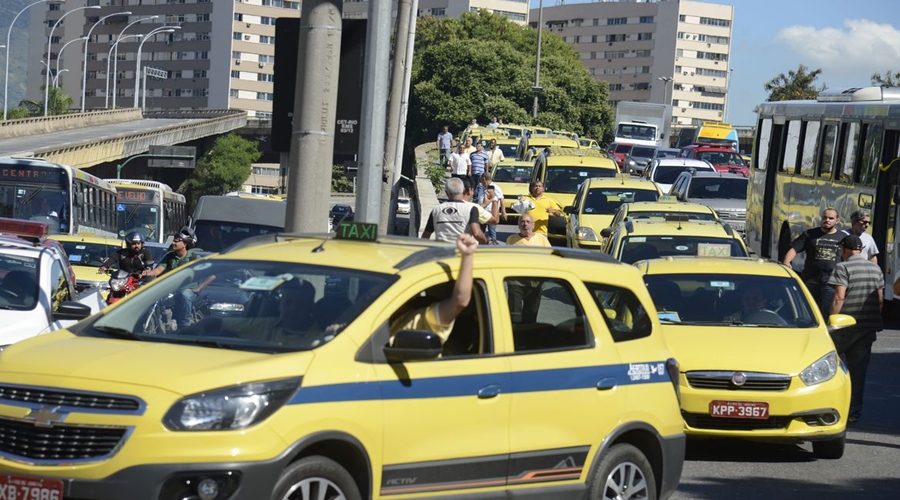 MP libera R$ 10,9 bi para auxílios a caminhoneiros e taxistas 1