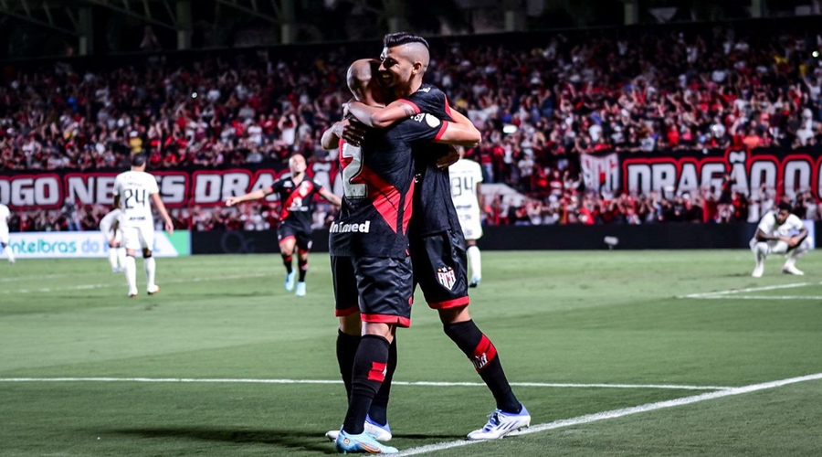 Atlético-GO vence e sai na frente do Corinthians na Copa do Brasil 1