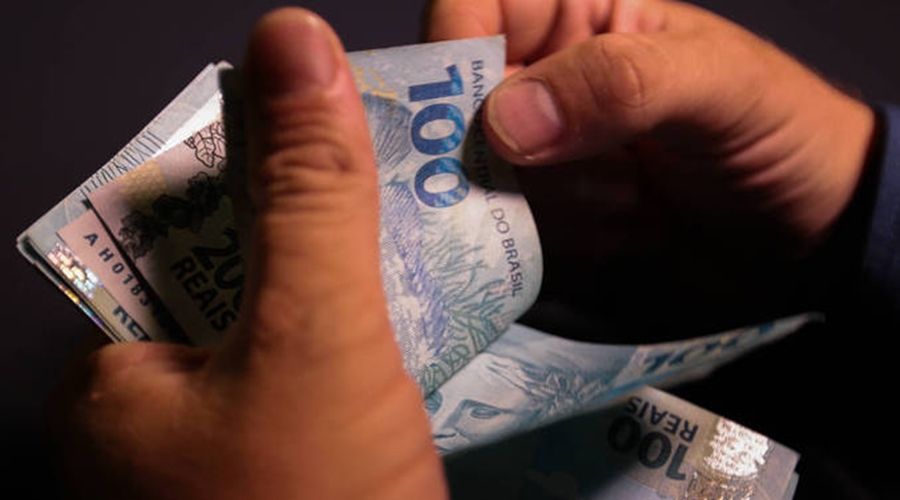 Em 2023 Salário mínimo deve superar R$ 1.300, sem ganho real 1