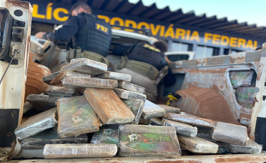 Transportando cerca de 116 Kg de cloridrato de cocaína, homem é preso pela PRF na BR 364 em Pedra Preta 1