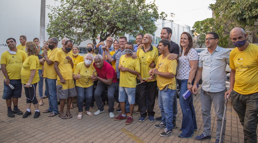 Entidades assistenciais de Rondonópolis recebem da Prefeitura automóveis novos 1