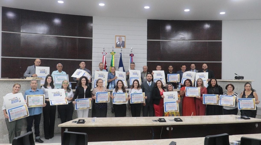 Emoção, lembranças e homenagens, marcam a Sessão Solene realizada na câmara municipal de Rondonópolis 1