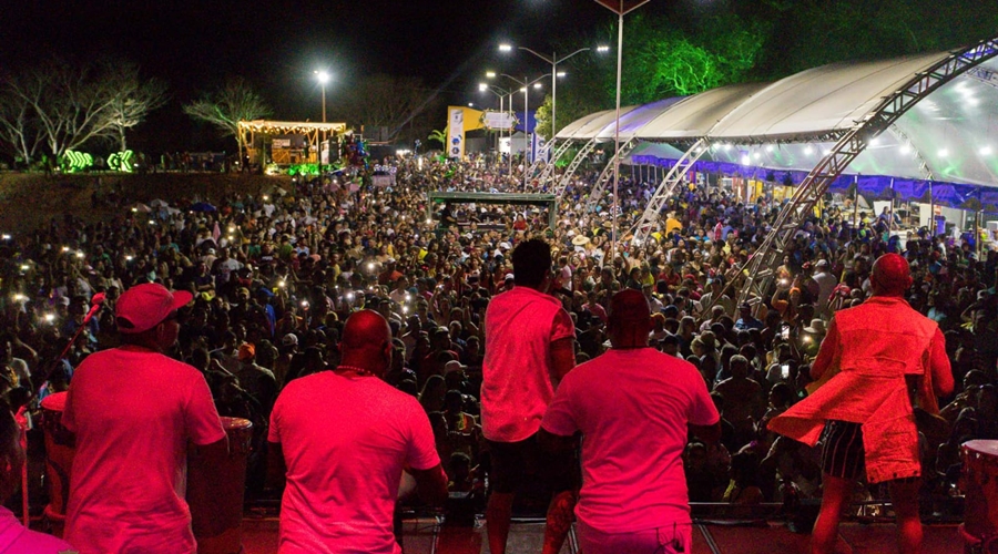 Durante quatro dias de festa mais de 15 mil pessoas passaram por Tesouro para apreciar o festival de praia 1