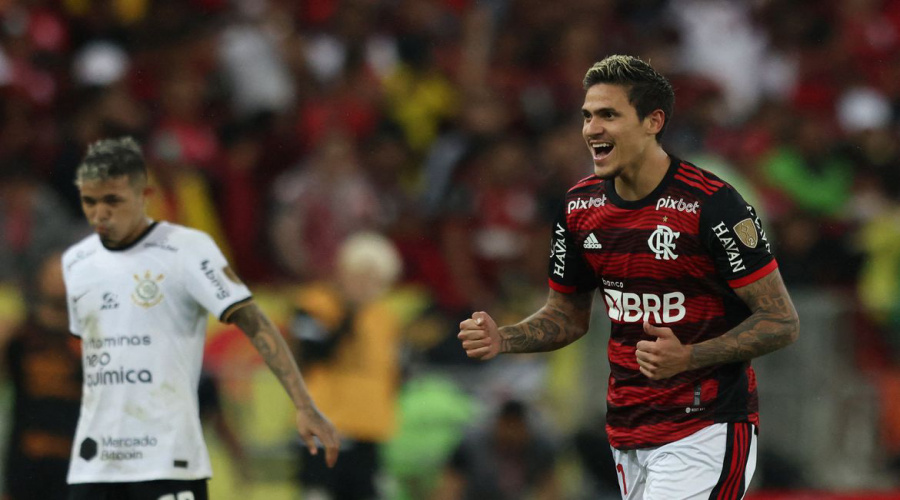 Flamengo volta a derrotar Corinthians e avança na Libertadores 1