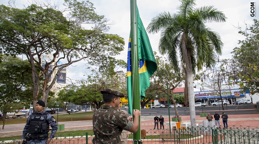 Ato cívico marca conclusão de primeira etapa da Praça Brasil 1