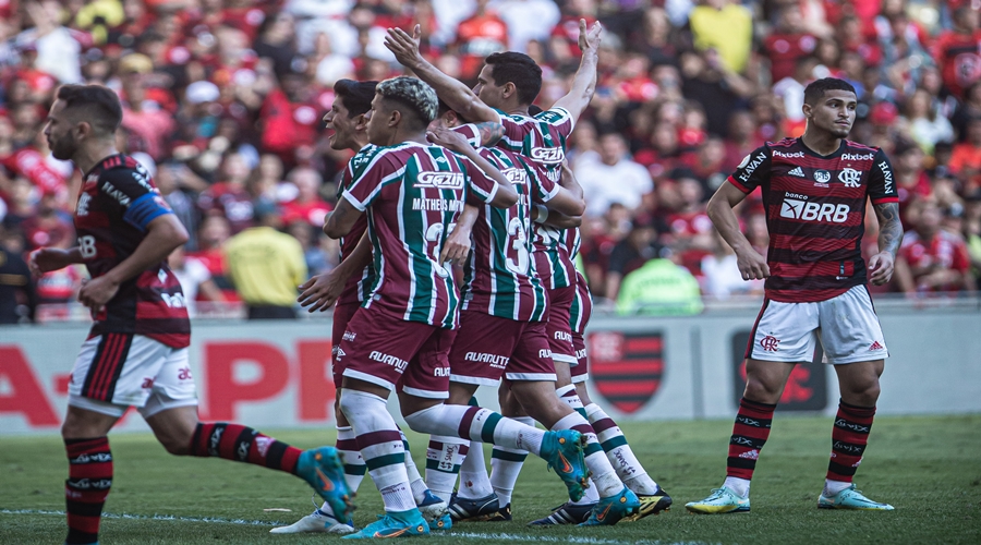 Fluminense bate Flamengo e dorme na vice-liderança do Brasileiro 1