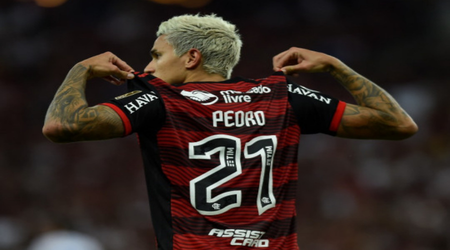 Em noite de marcas históricas, Flamengo vence Vélez por 2 a 1 e vai à final da CONMEBOL Libertadores 1