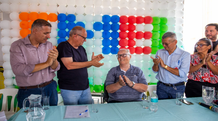 Prefeito inaugura creche que homenageia mãe do Padre Lothar 1