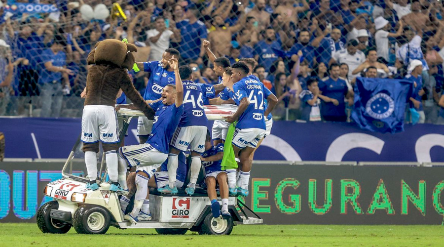 Cruzeiro derrota o Vasco e retorna à Série A do Brasileiro 1