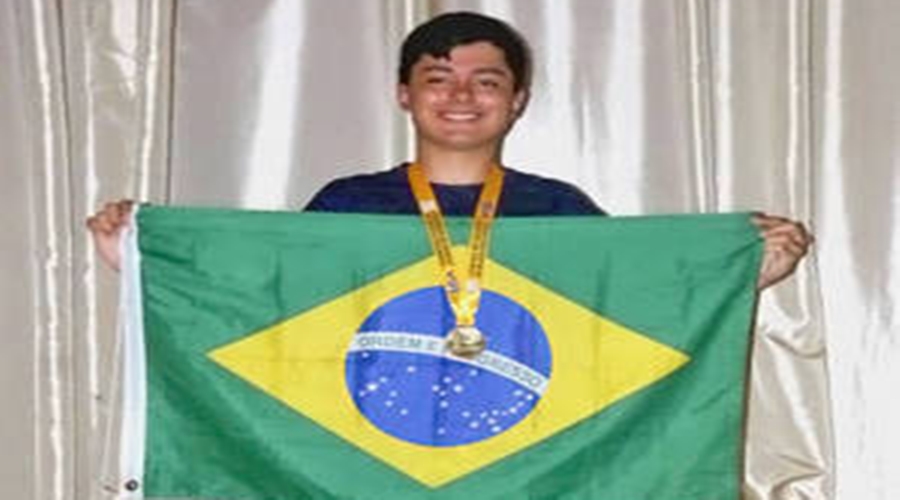 Garoto com apenas 16 anos, ganha medalha de ouro em olimpíada internacional de astrofísica 1