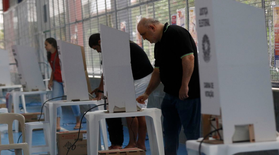 Eleitores vão às urnas neste domingo para o segundo turno 1