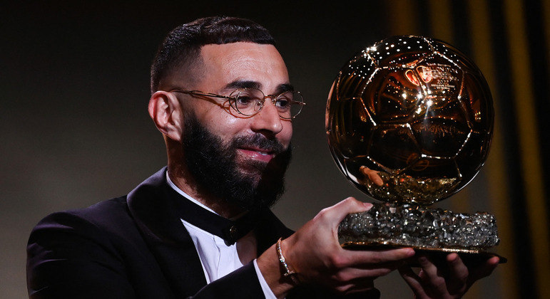 Benzema confirma favoritismo e vence a Bola de Ouro 2022 1