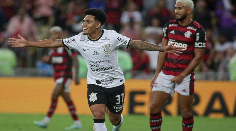 Corinthians derrota Flamengo no Maracanã e se garante na Libertadores 1